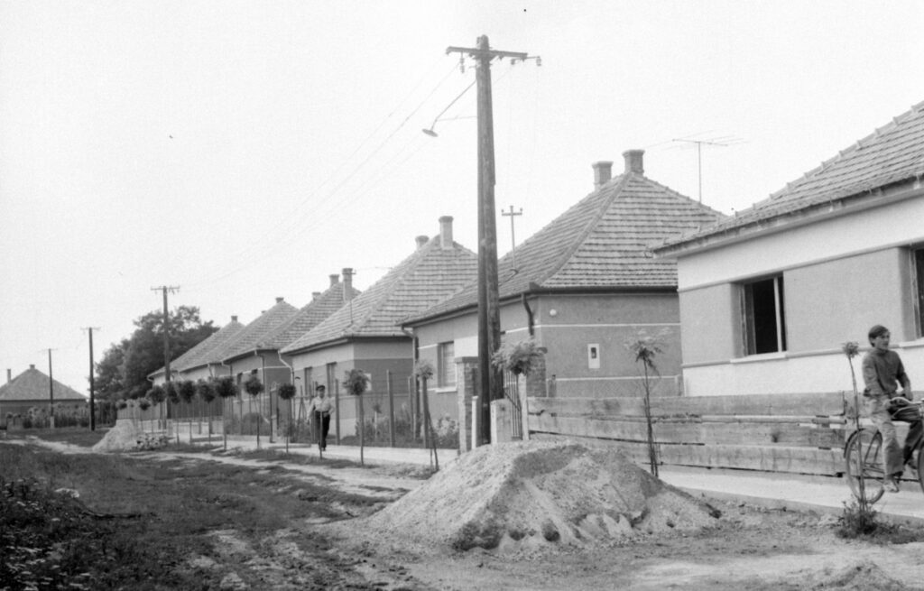 A row of Kádár cubes in Szabadszállás